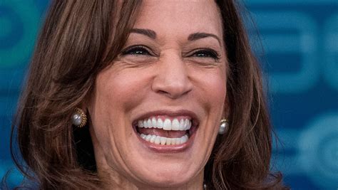 kamala harris twitter